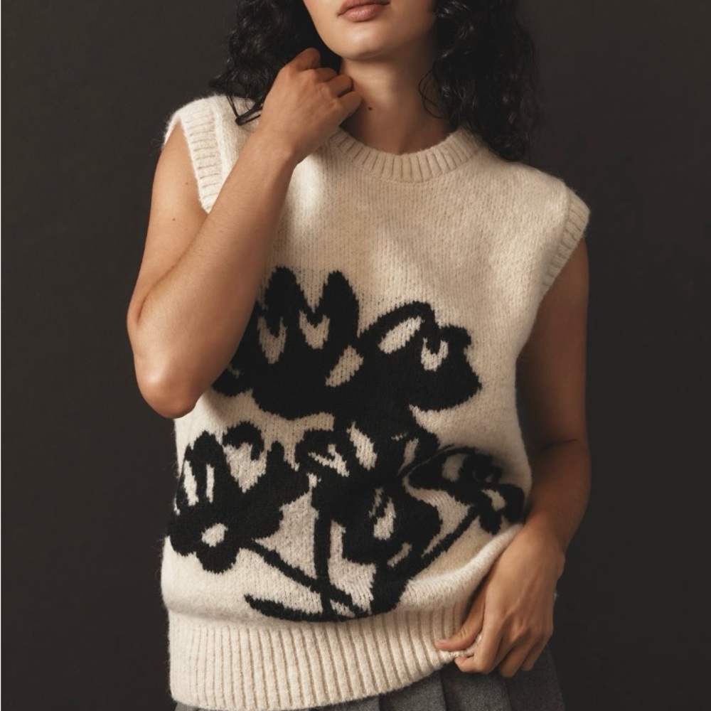 Maeve Graphic Flower
Sweater Vest - Anthropologie